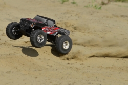 1:10 Triton XP Monster Truck 2WD RTR (střídavý motor)